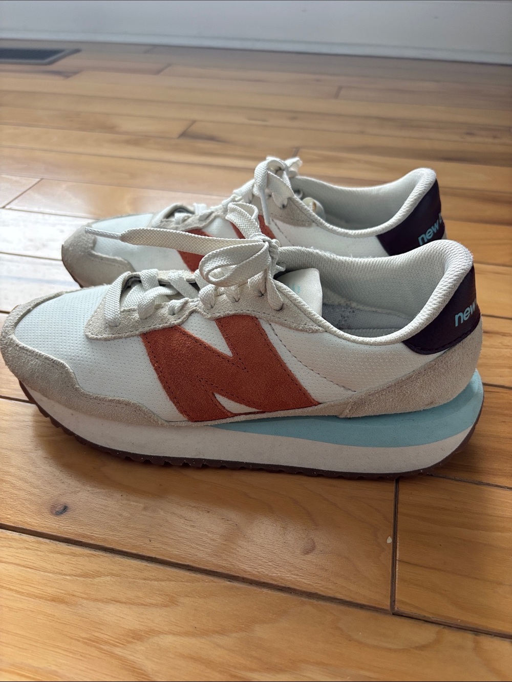 Women’s New Balance 237 Tan Sneakers with Rust Suede Stripes Size 8 - Picture 6 of 7